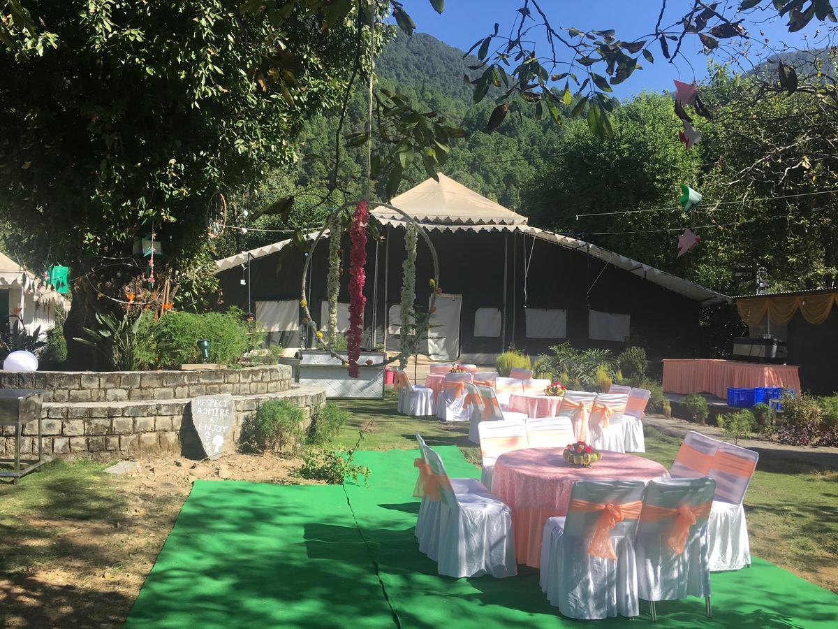 Tatva Bir Tents And Hotel Kangar Eksteriør billede