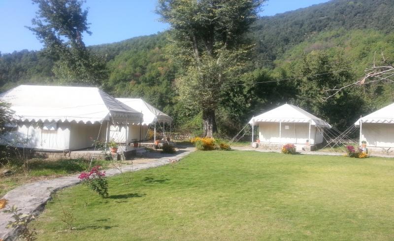 Tatva Bir Tents And Hotel Kangar Eksteriør billede