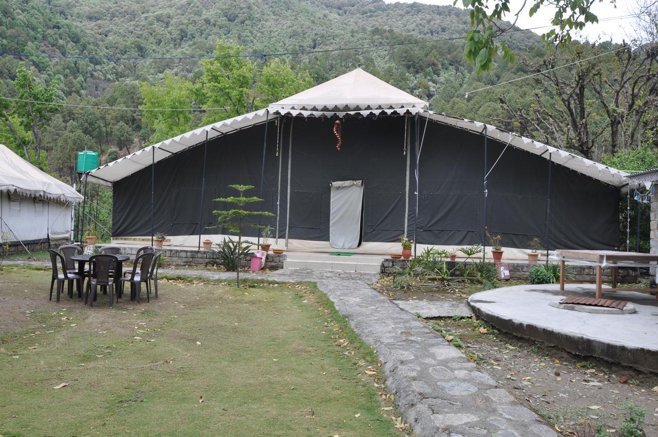Tatva Bir Tents And Hotel Kangar Eksteriør billede