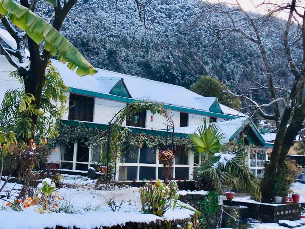 Tatva Bir Tents And Hotel Kangar Eksteriør billede